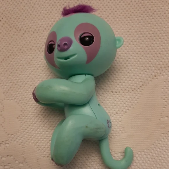 Interactive Fingerling Toy Set - Picture 2 of 6